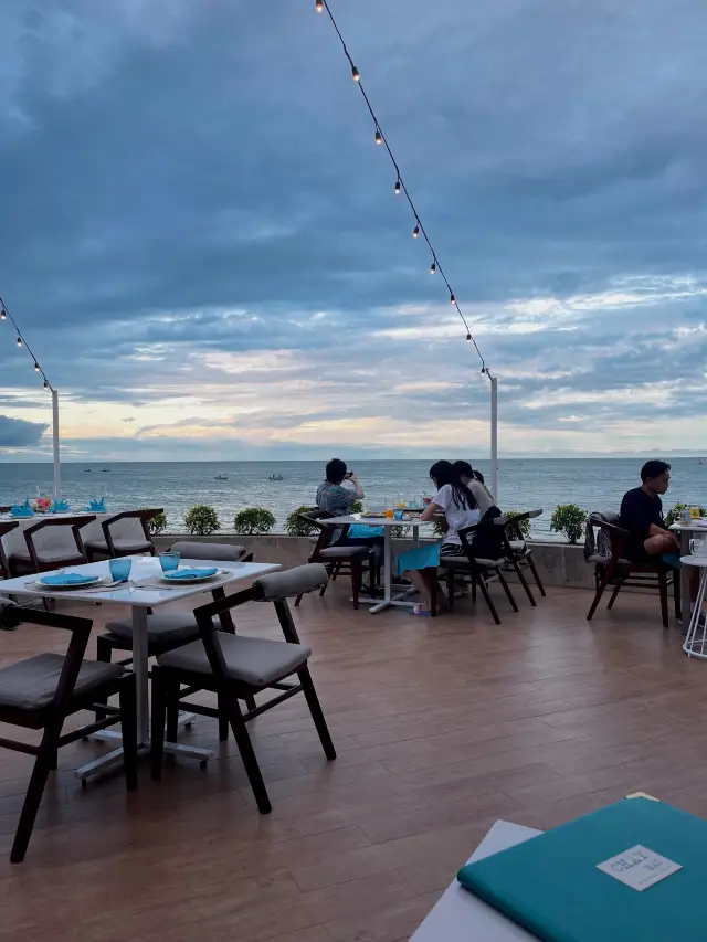 Stunning seaview terrace dining 🌅😍
