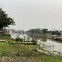 โรงแรมสวยคลาสสิคริมน้ำในราคาหลักร้อย