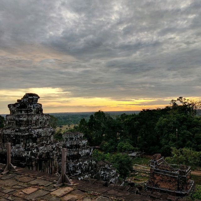 Sunset at Phnom Bakkhaeng