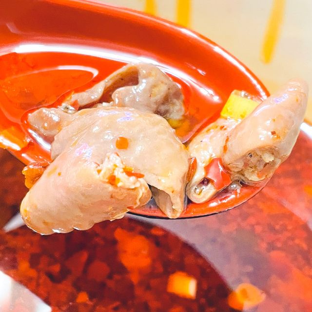 姐夫重慶麵館~新店重口味重慶香辣風味麵食｜牛肉麵肉大軟嫩｜肥腸麵香辣入味