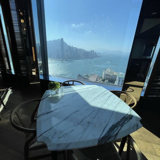 瑰麗府邸 53/F lounge 