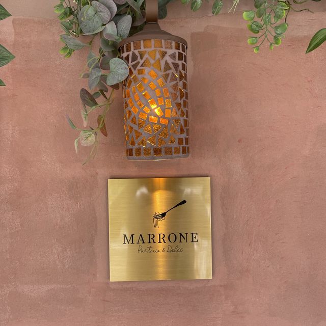中崎町にあるMARRONEさんもオシャレ！