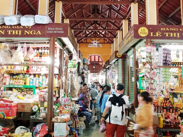 ตลาดฮอยอัน 🛍