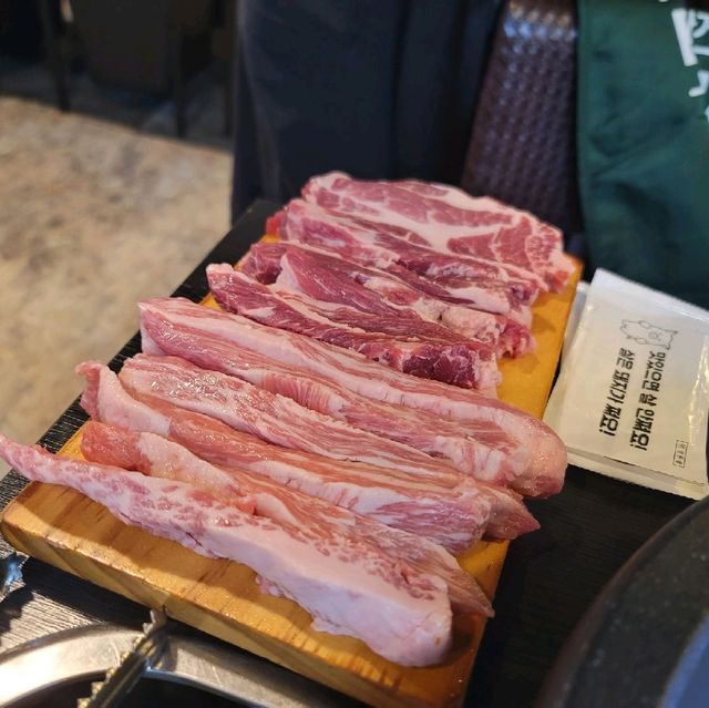 비오는 날 실내데이트는 삼겸살맛집 제주토종흑돼지