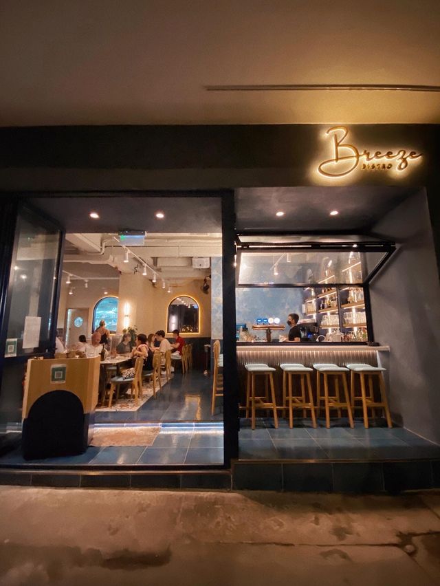 【堅尼地城】💙全新藍調地中海餐廳 🌅與黃昏海景共渡晚餐🍽