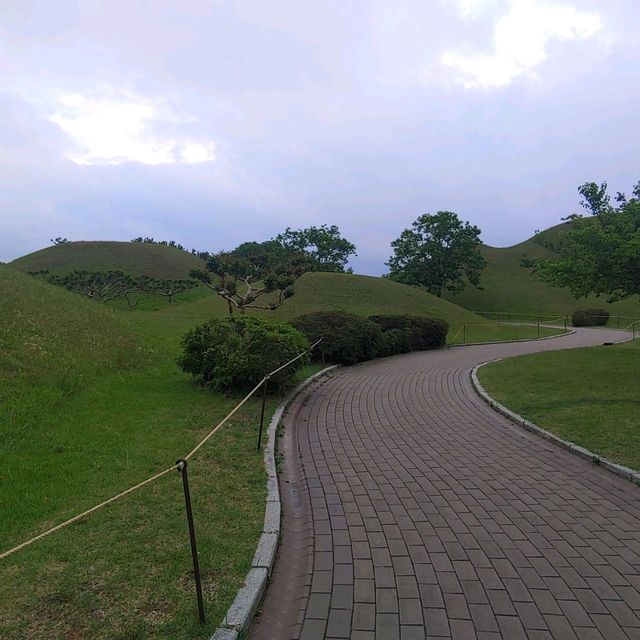 어렸을때 수학여행으로 가봤던 경주를 성인이되어 다시 가보자