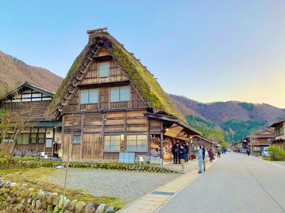 美しい合掌造り白川郷 迫力満点】白川郷合掌造りの魅力!! | Trip.com 白川村