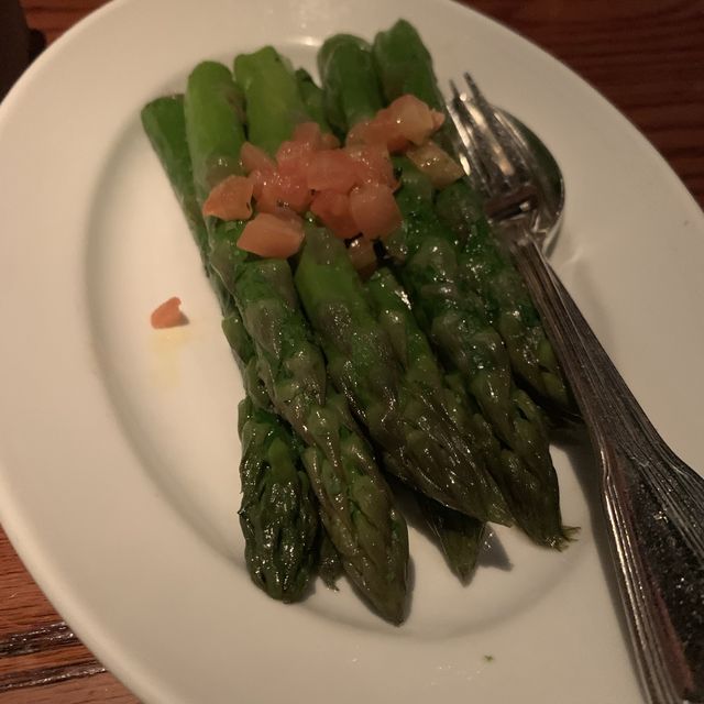 Happy Halloween🧛♀️🧛♂️🧛🧟♂️🧟🧟♀️-Grand Hyatt Steakhouse Happy Halloween🧛♀️🧛♂️🧛🧟♂️🧟🧟♀️-Grand Hyatt Steakhouse
