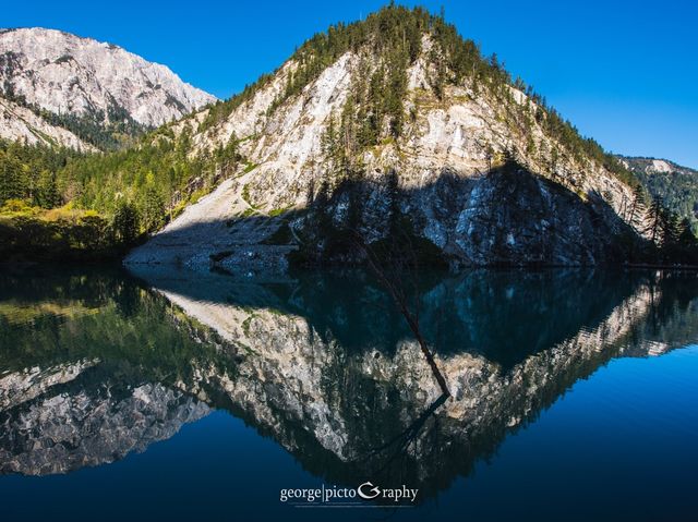 Picturesque Jiuzhaigou