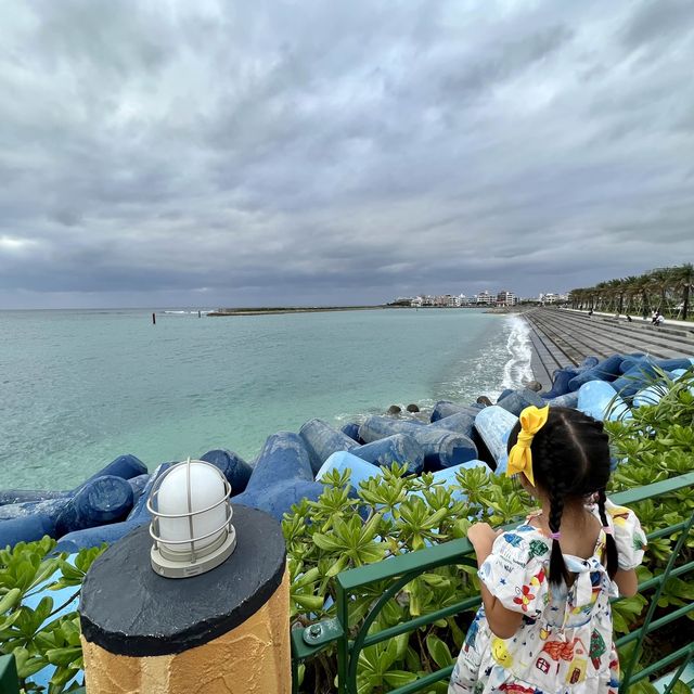 #沖繩親子無料活動 #近距離超震撼😆😆#沖繩親子行程 #超大隻鯊魚