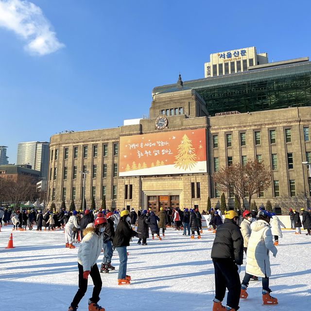 서울에 나타난 대형 스케이트장 ⛸️❄️