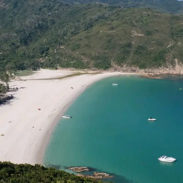 Hike to the beach 