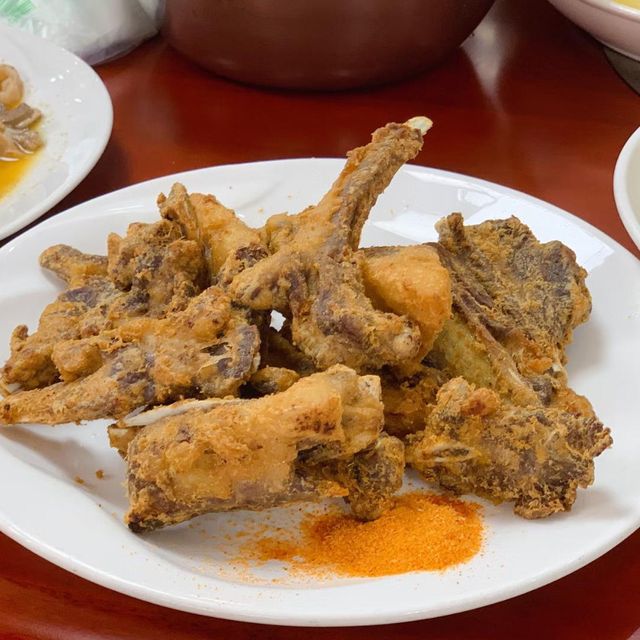 廣西弄拉：品嘗馬山黑山羊宴