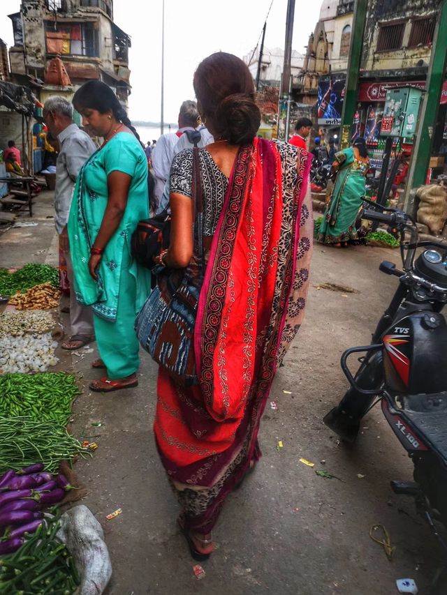 The Holy River (Ganges - Varanasi, India)