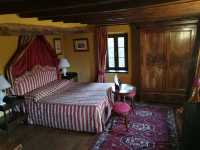 Living in a 1200-year-old castle in Italy, what kind of experience is it?