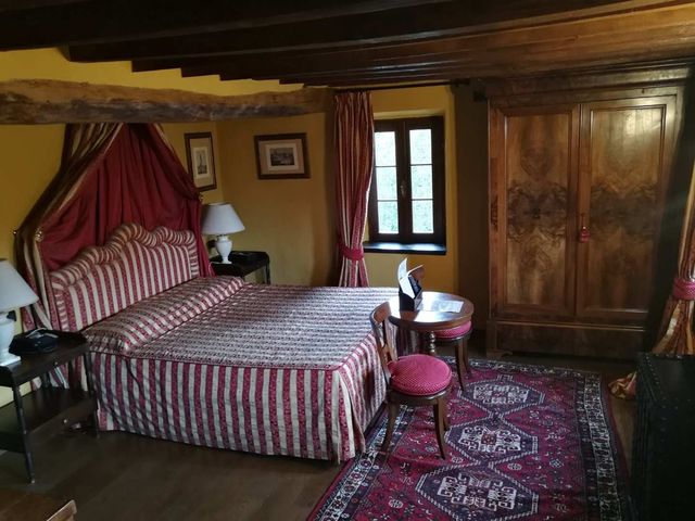 Living in a 1200-year-old castle in Italy, what kind of experience is it?