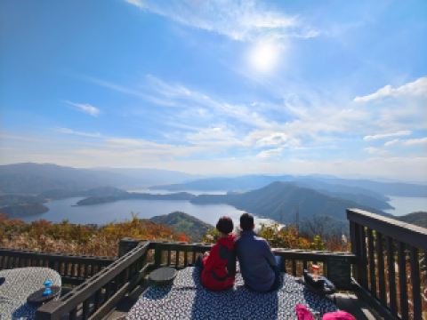 ท่องเที่ยวญี่ปุ่นฟรี อุทยานยอดเขาซันฟางหวู่หูอันลึกลับของฟุกุอิ