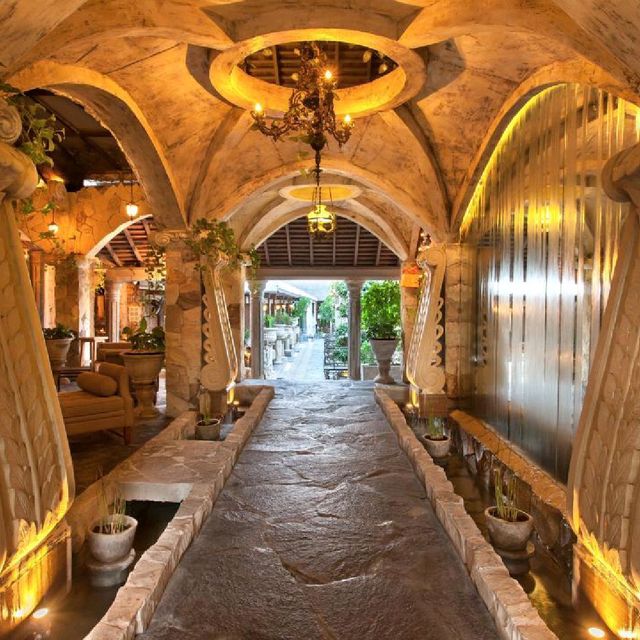 SLIPPERY STONE RESTAURANT - BALI
