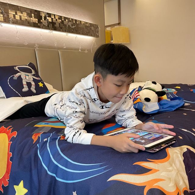 海景嘉福·五星級太空主題房