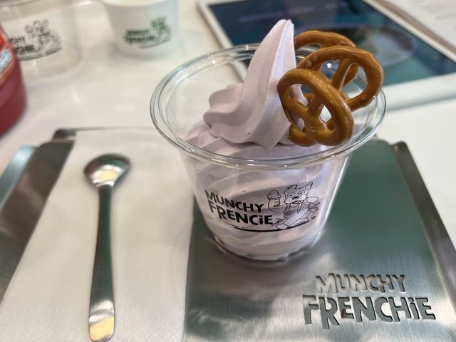 munchy frenchie ร้านไอศครีม