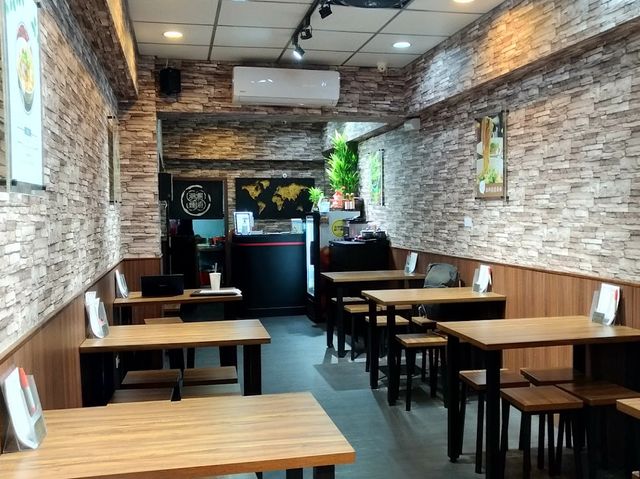 潮饌麵府 四四南村巷弄川味麵食館