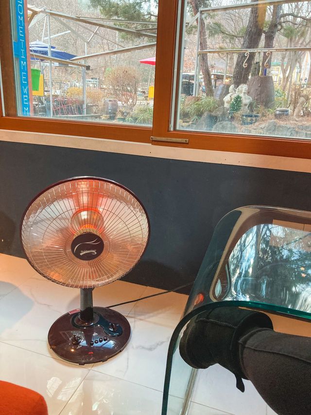 아차산 초입, 아기자기 감성뷰 카페 ☕️