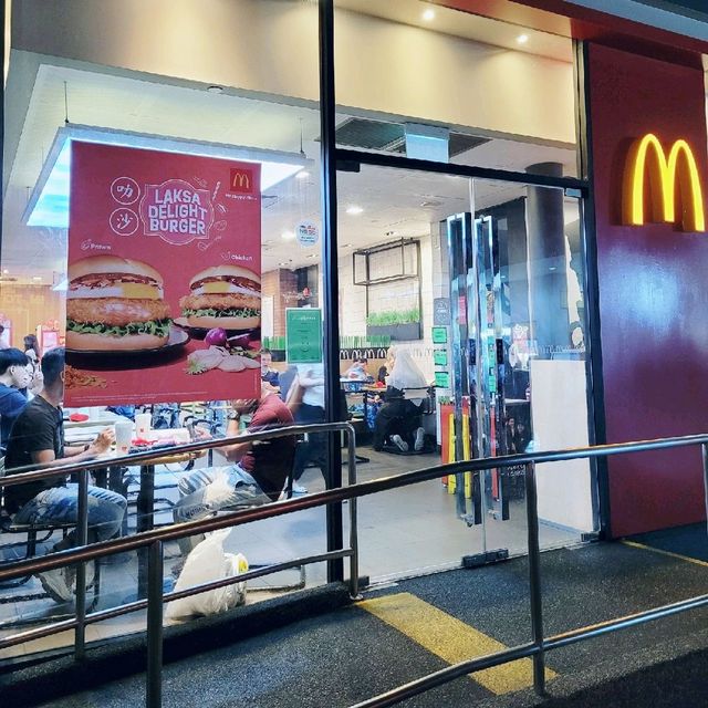 Laska Delight Burger x McDonald's 