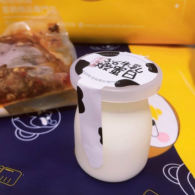 養顏鮮奶燉雪耳桃膠