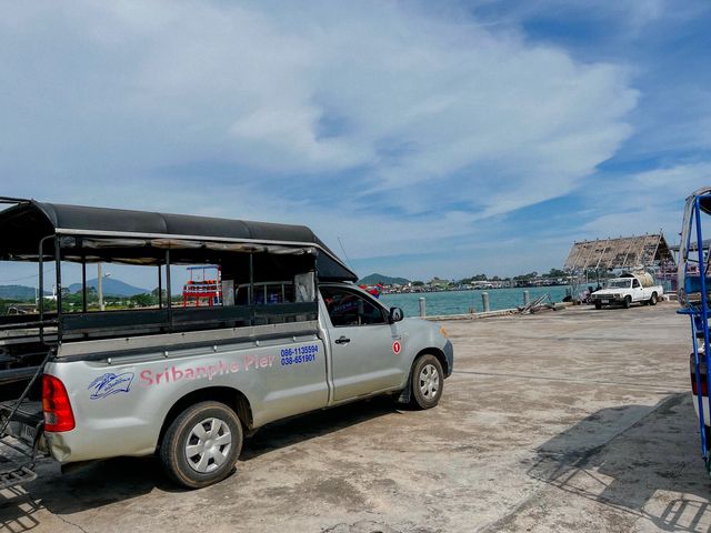 “ท่าเรือศรีบ้านเพ ล่องทะเลไปค้างเกาะเสม็ด”🏝