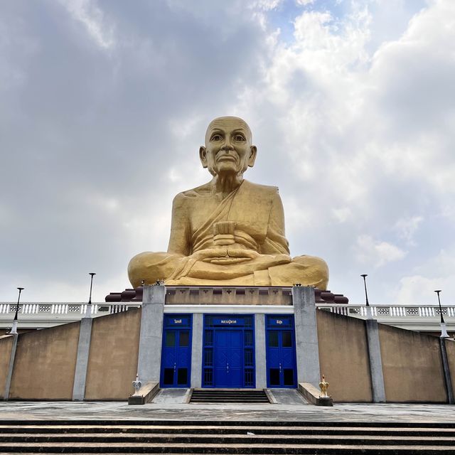 หลวงปู่ทวดองค์ใหญ่ในอยุธยา