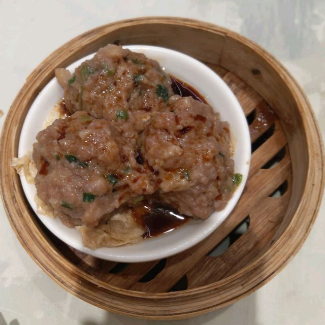 早起喝懷舊早茶 , 品味香港傳統美食！