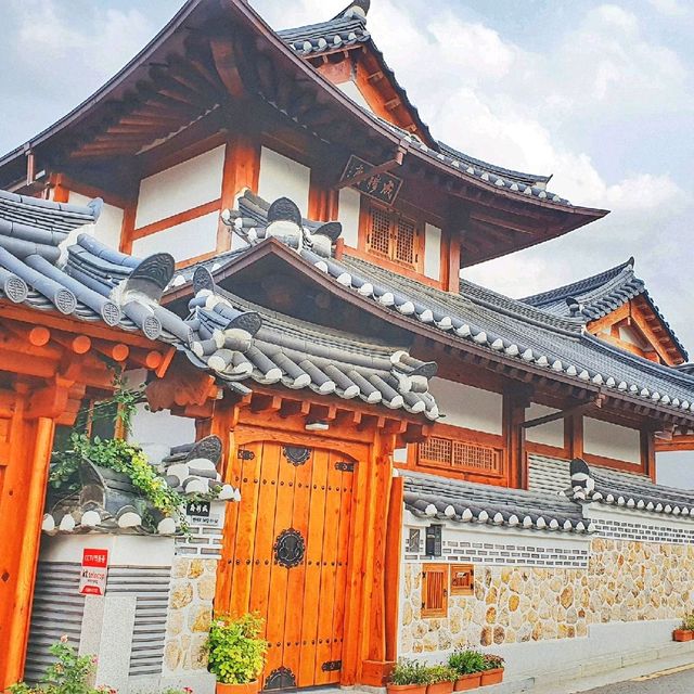 은평한옥마을 산 아래 조용하고 고즈넉한 분위기를 만끽할 수 있는 곳