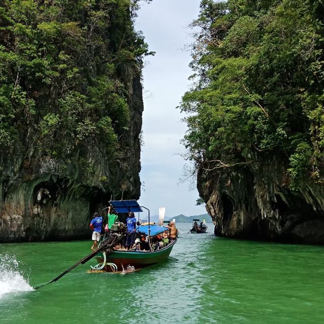 เกาะไม่เล็กกกนะครัชช 🦈