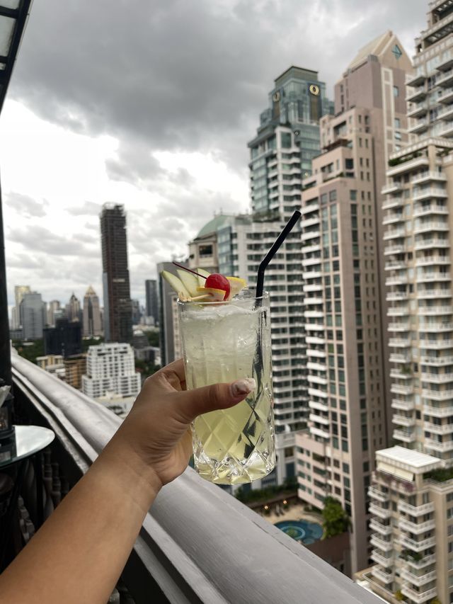 Rooftop cocktail bar with panoramic view 🌃🥂