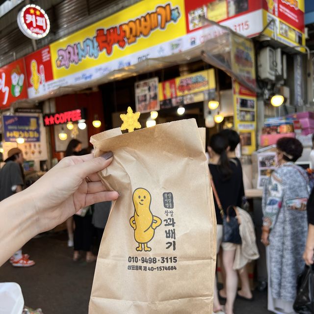 韓国/ソウル【広蔵市場】行列のできる！できたてクァベギ(揚げドーナツ)屋さん