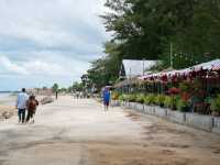 หาดปึกเตียน เงียบสงบ ใกล้กรุงเทพ  