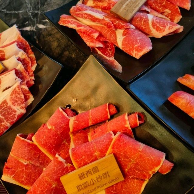 石.撈麻辣鴛鴦鍋-招牌湯頭滋味好