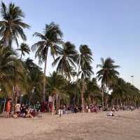 หาดบางแสนยามเย็น ตำนานรักอมตะ ไม่รู้ลืม 🏖️