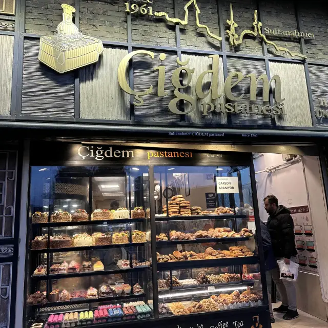 Fantastic pastries at Cigdem Pastanesi