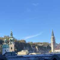 A city at the foot of the Alps