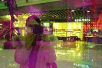 Enjoy shopping and art 