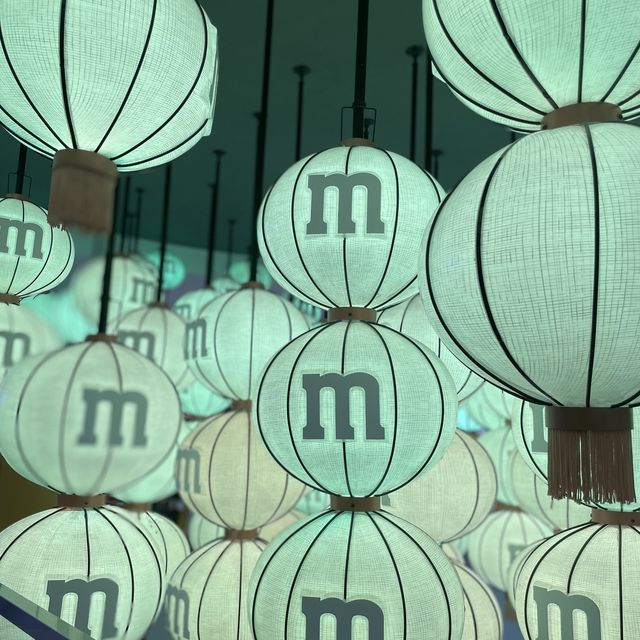Shanghai 🍬 | M & M anyone ? 
