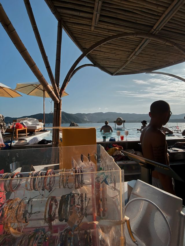 REEF BAR HOUHAI BAY SANYA