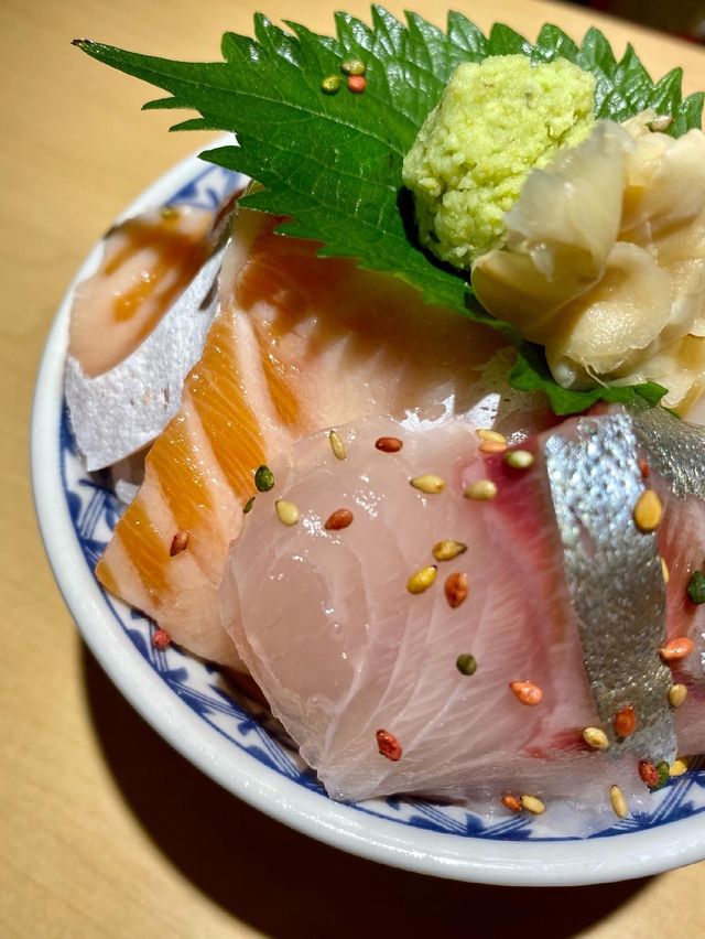 鮮味十足的三文魚丼飯