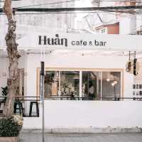 Human Cafe & Bar