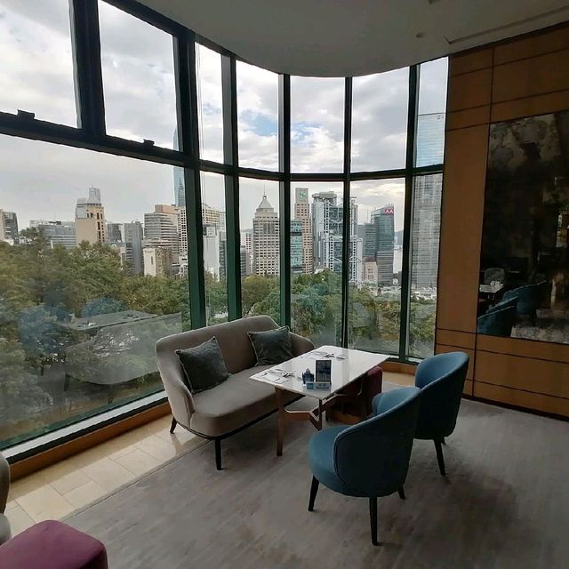 半山看香港曰夜景的餐廳