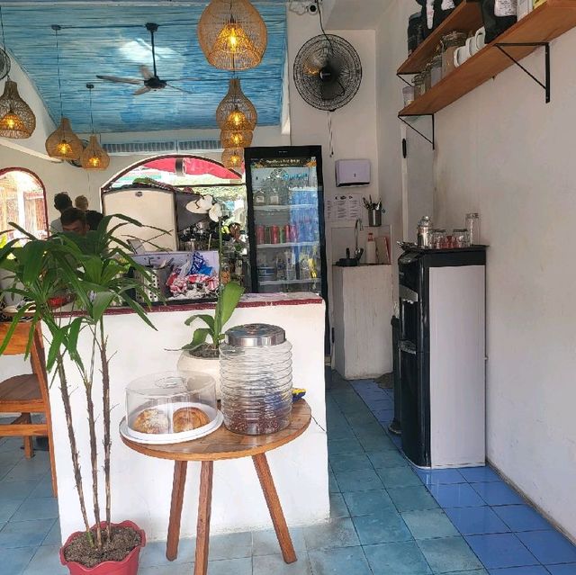 발리 Gossip’s Cafe Seminyak 햄버거에 육즙이 가격쌈