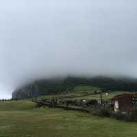 看着城山日山峰吃海鮮 — 일출봉거북식당