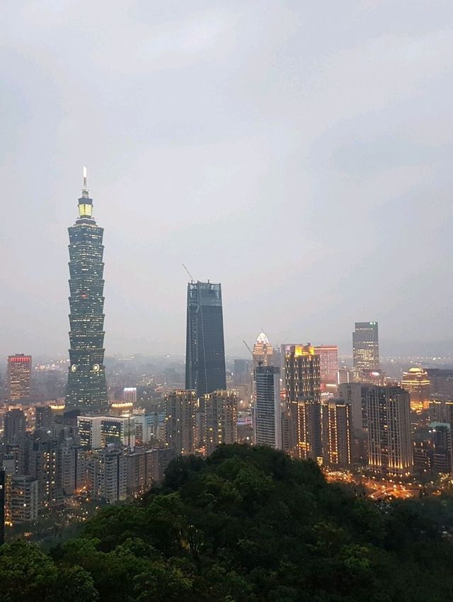 Hike for view of Taipei City and Taipei 101