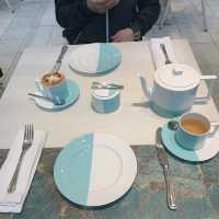 Tiffany cafe 